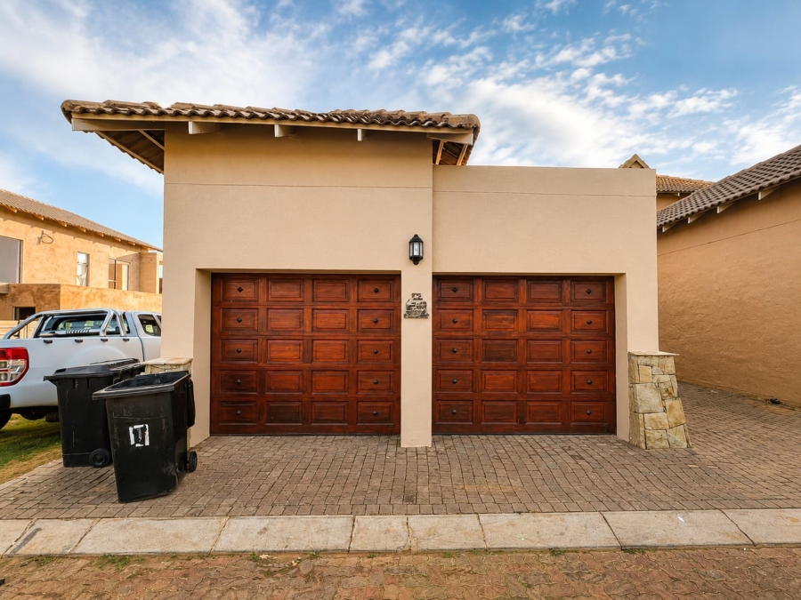 To Let 3 Bedroom Property for Rent in The Islands Estates North West